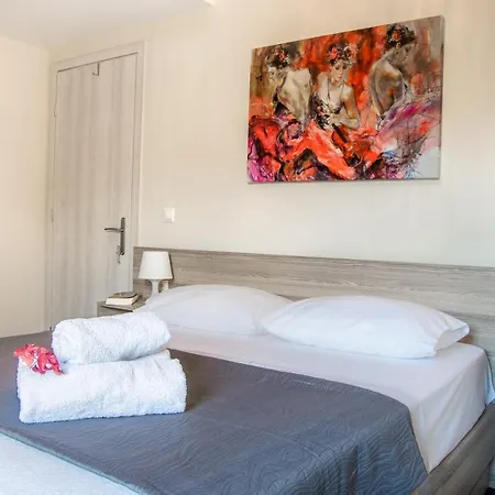 Queen Bee Residence.. Melissa Apartment Minia